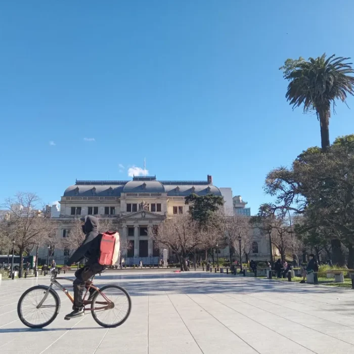 Los libertarios aceleran la agenda de reforma, eliminar el Senado y la boleta única