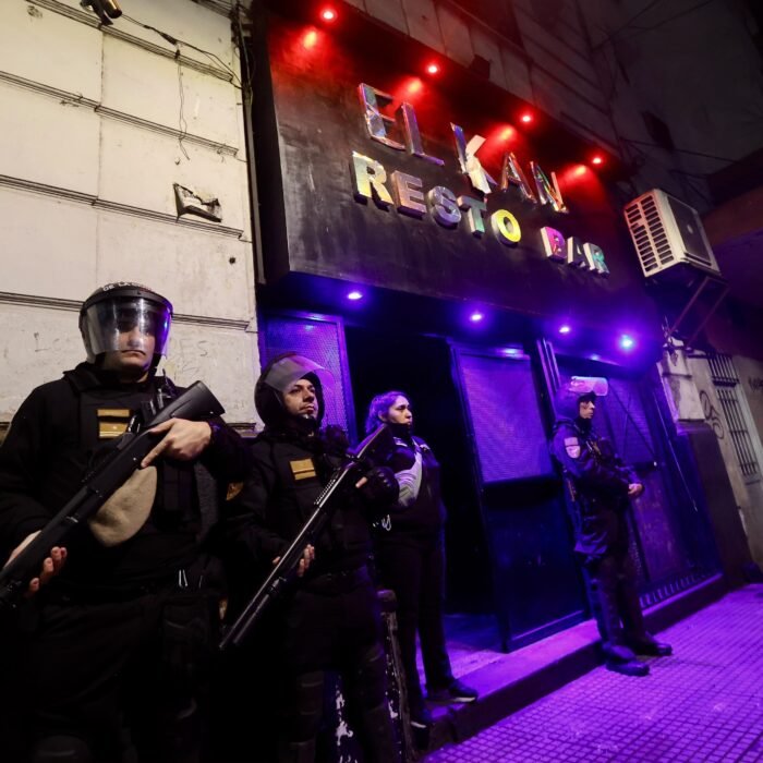 JORGE MACRI REFUERZA EL CONTROL: EN CONSTITUCIÓN LA POLICÍA DETUVO A 17 PERSONAS