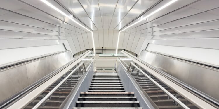 EL GOBIERNO PORTEÑO AVANZA CON LA RENOVACIÓN DEL SUBTE: REABRIÓ TRIBUNALES Y RENOVARÁ LAS ESCALERAS MECÁNICAS