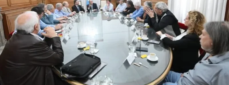 guillermo-francos-santiago-caputo-y-julio-cordero-recibieron-la-cgt-x-